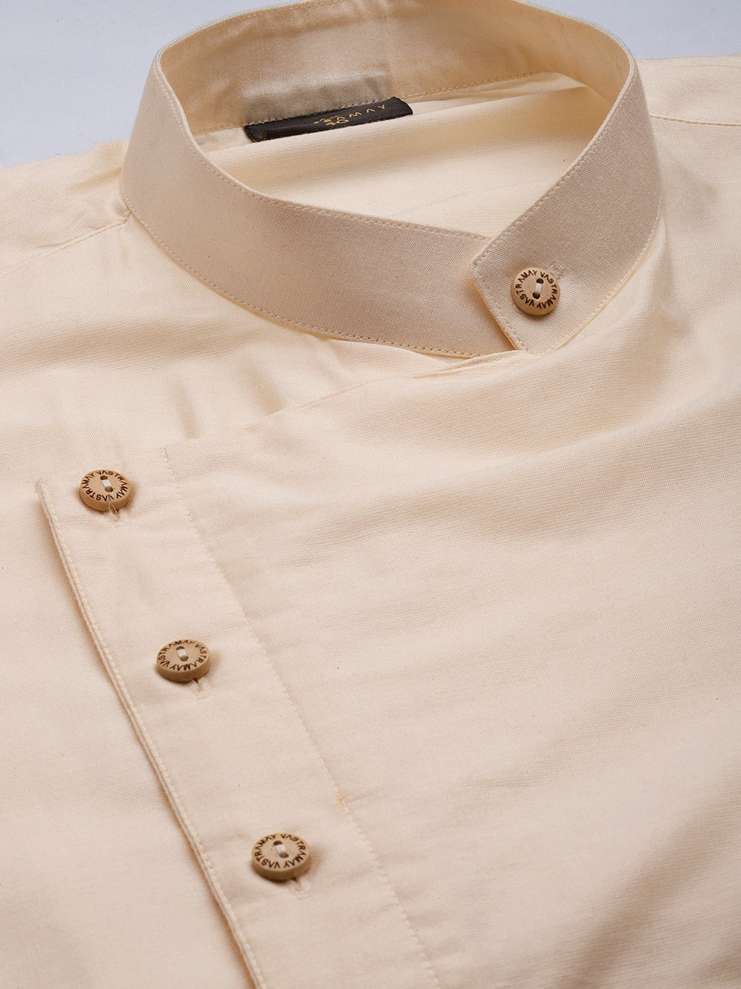 Men's Cream Pleated Kurta With Churidar Set - Image 4