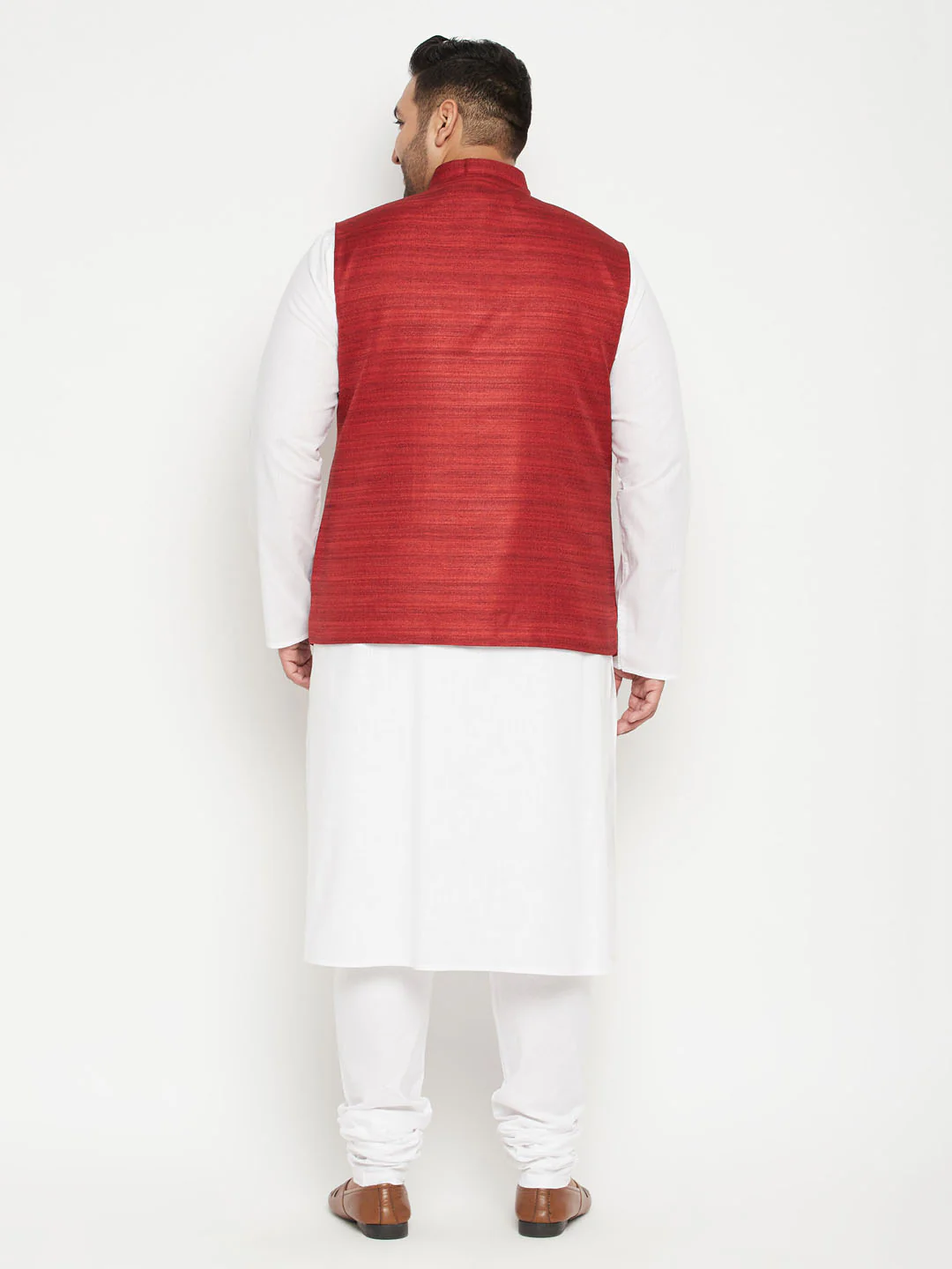 Men's Plus Size White And Maroon Cotton Blend Jacket Kurta Pyjama Set - Image 3