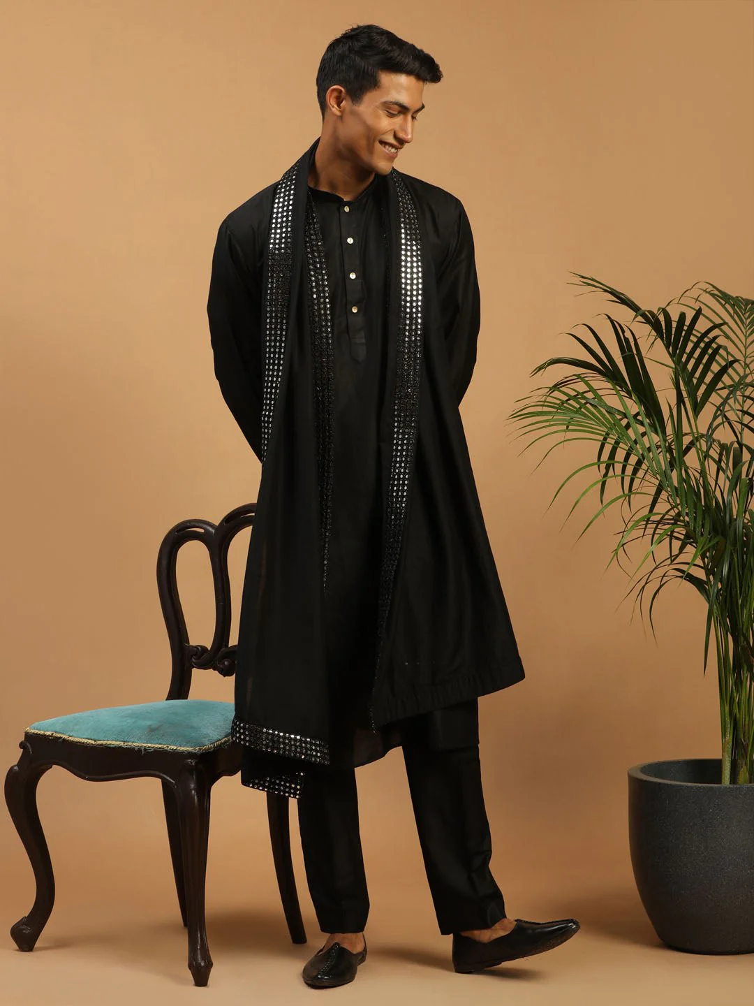 Men's Black Silk Blend Kurta Pyjama Set with Mirror Work Dupatta - Image 3