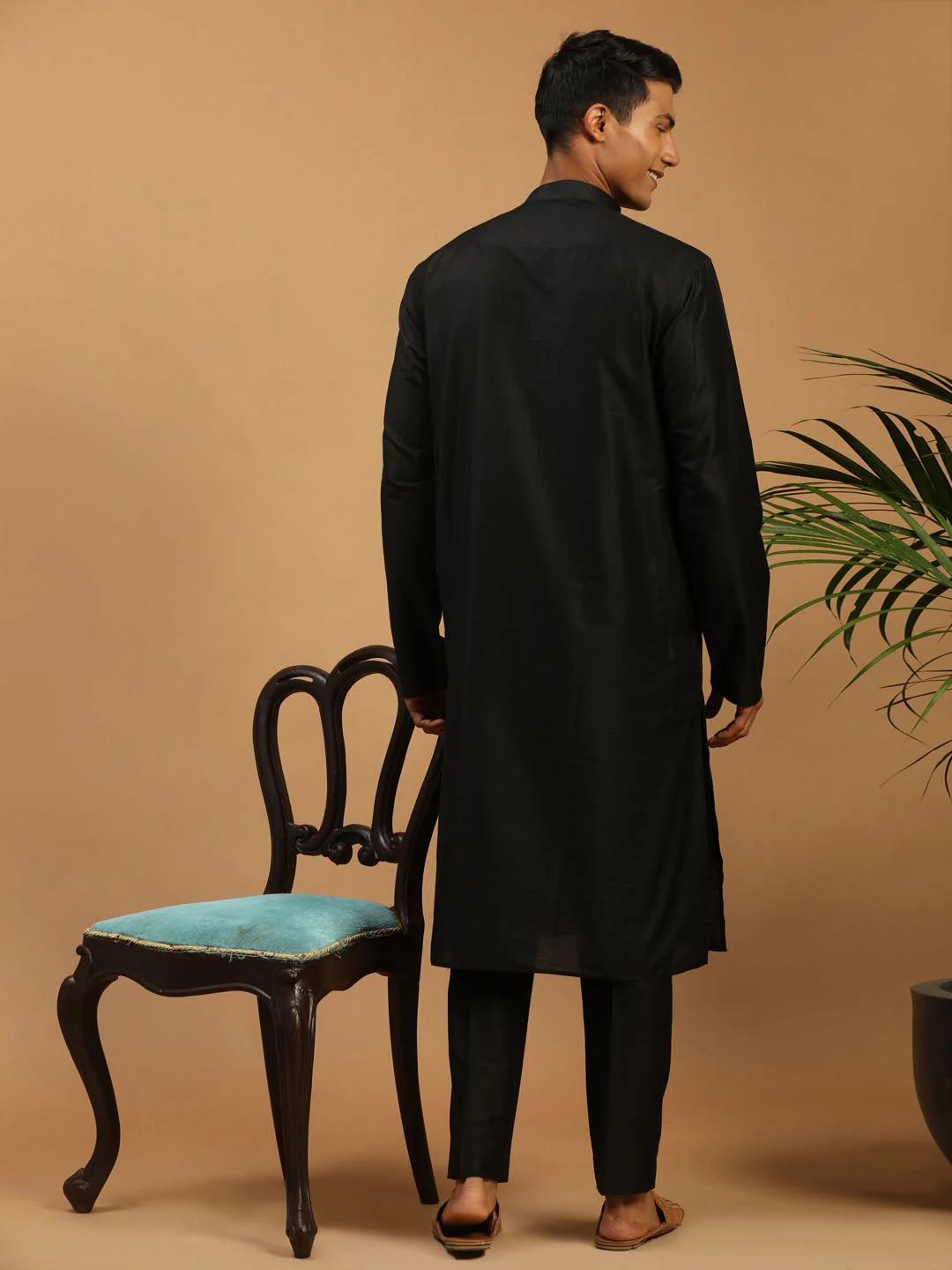 Men's Black Silk Blend Kurta Pyjama Set with Mirror Work Dupatta - Image 4
