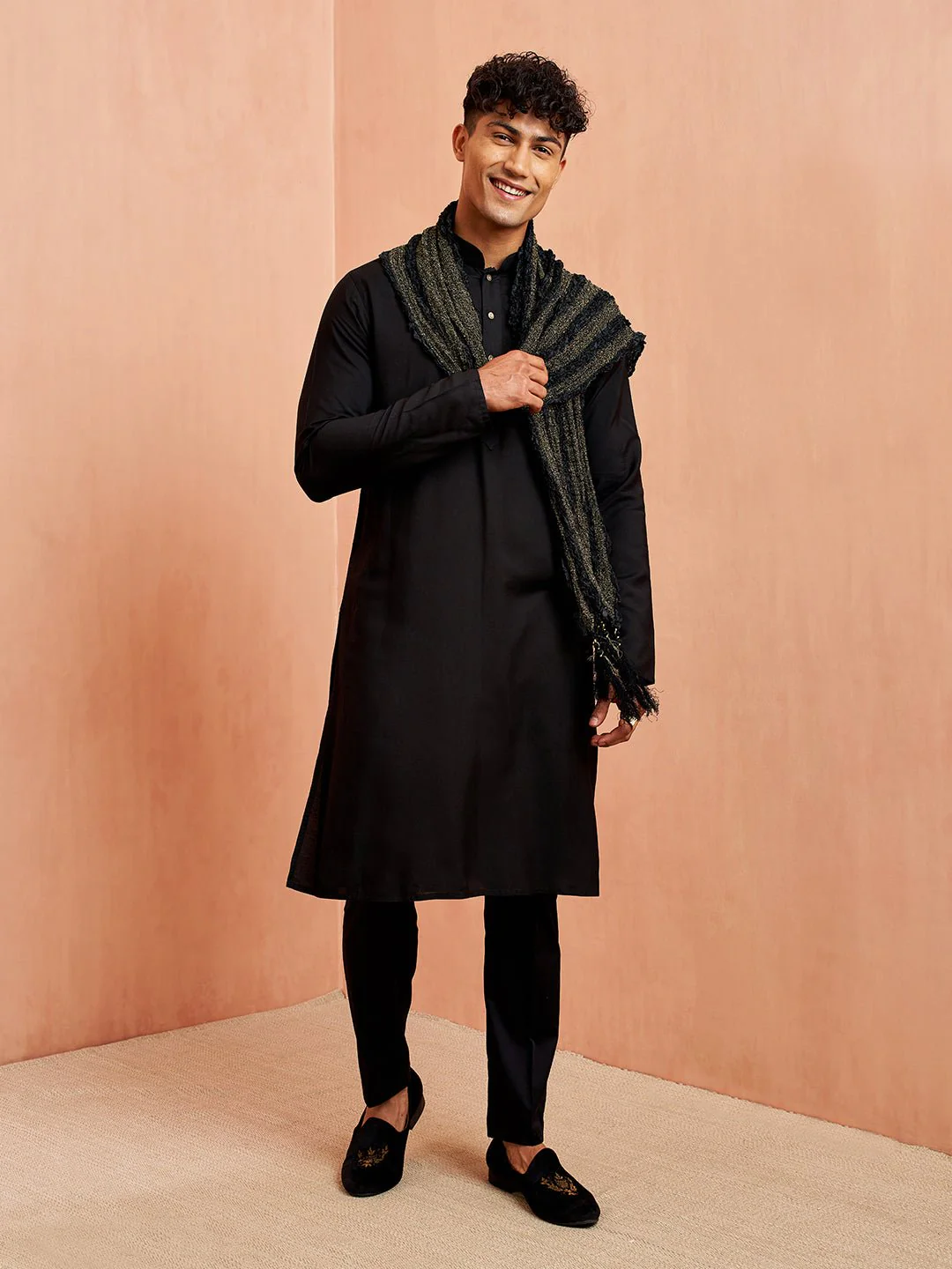 Men's Black Silk Blend Kurta Pyjama Set with Solid Black Crushed Dupatta - Image 4