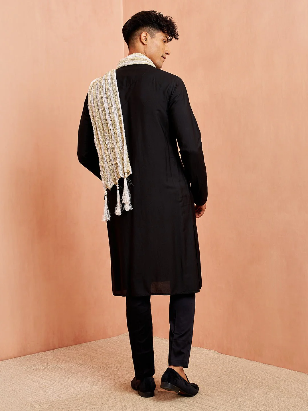 Men's Black Silk Blend Kurta Pyjama Set with Solid White Crushed Dupatta - Image 5