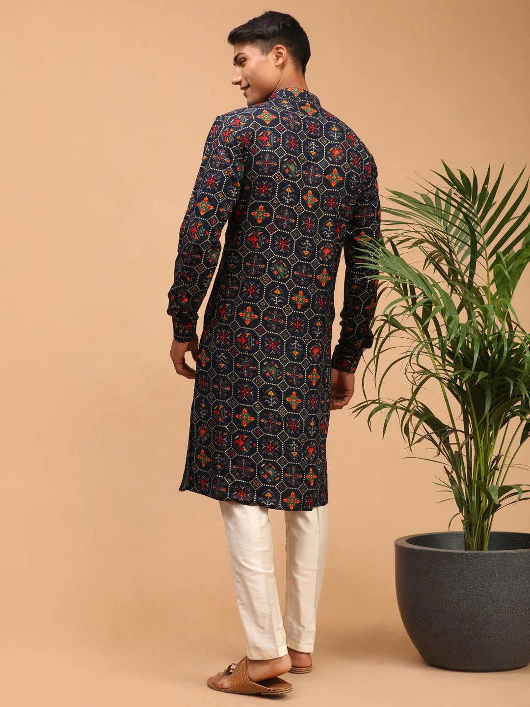 Men's Blue Printed Kurta Pyjama Set with Cream Viscose Pyjama - Image 4