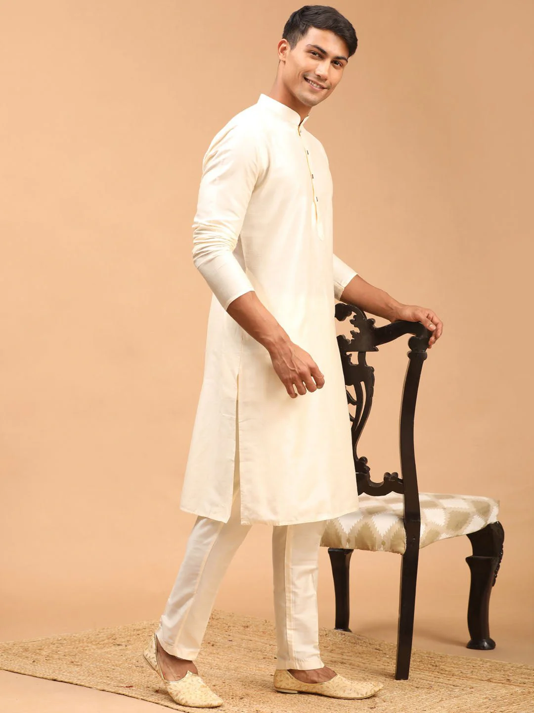 Men's Cream Silk Blend Kurta Pyjama Set - Image 2