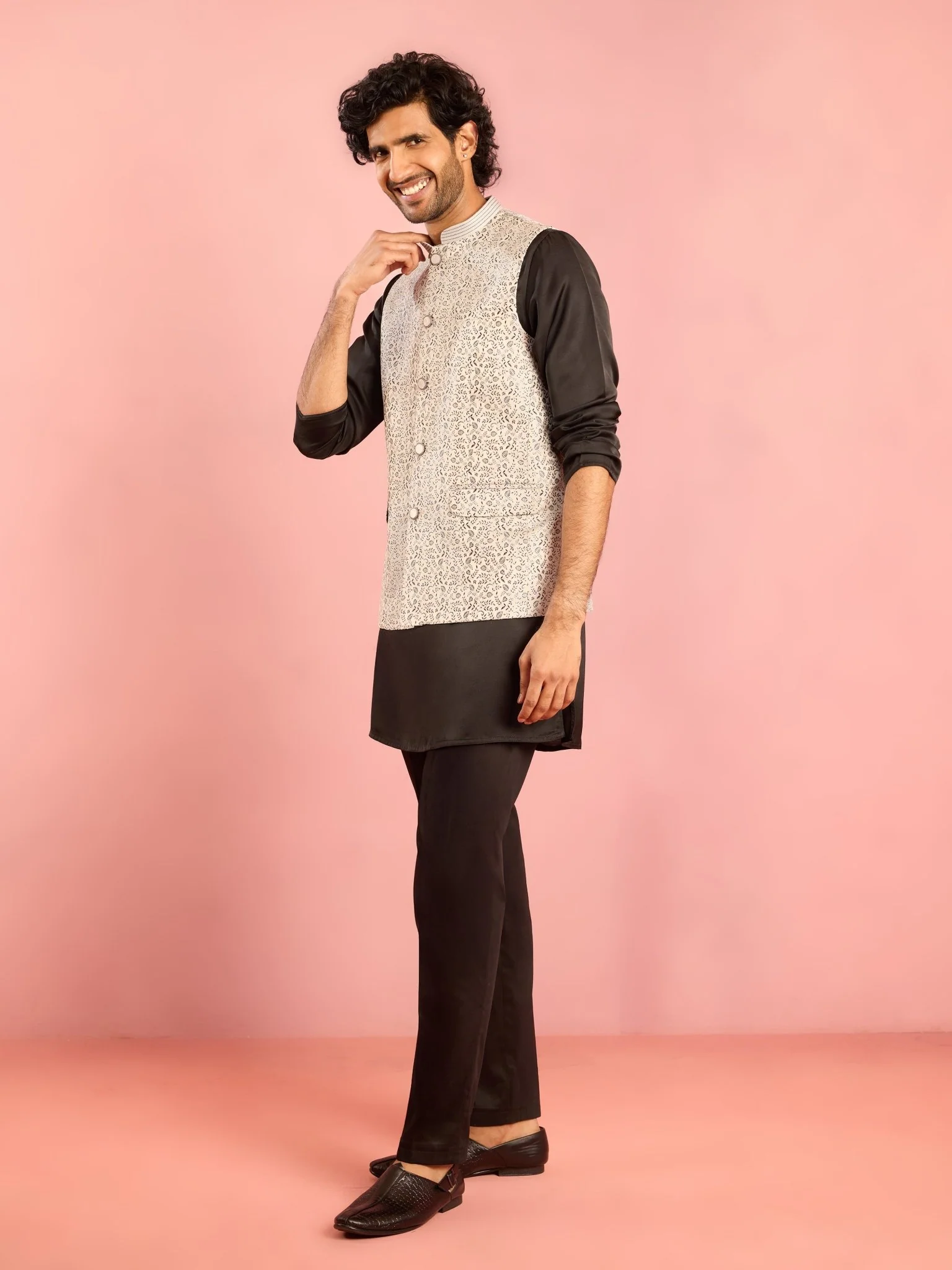 Men's Silver Geometric Jacquard Nehru Jacket with Black Kurta Pyjama Set - Image 4