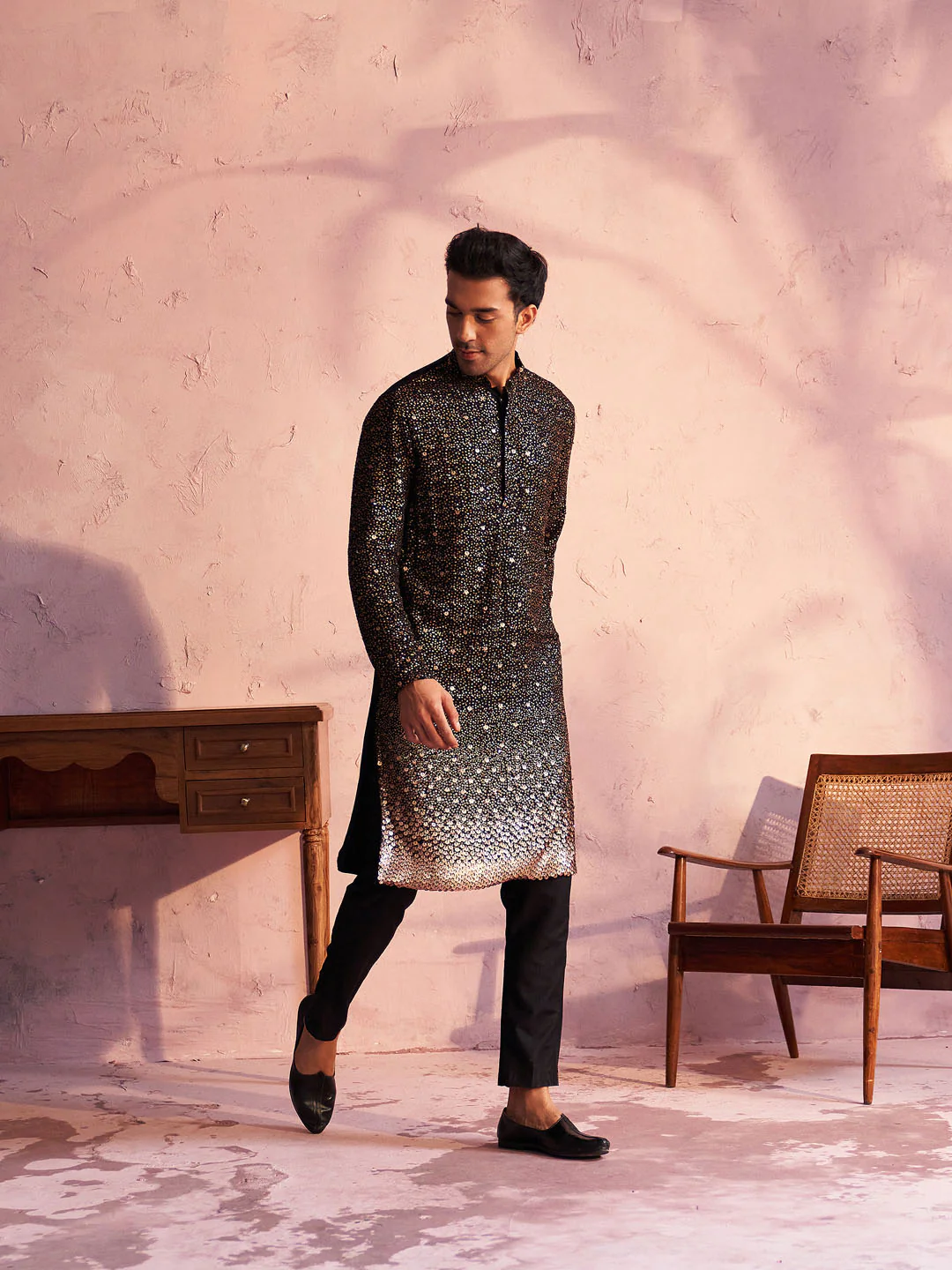Men's Black Georgette Zari With Sequins Worked Kurta Pant Set - Image 2