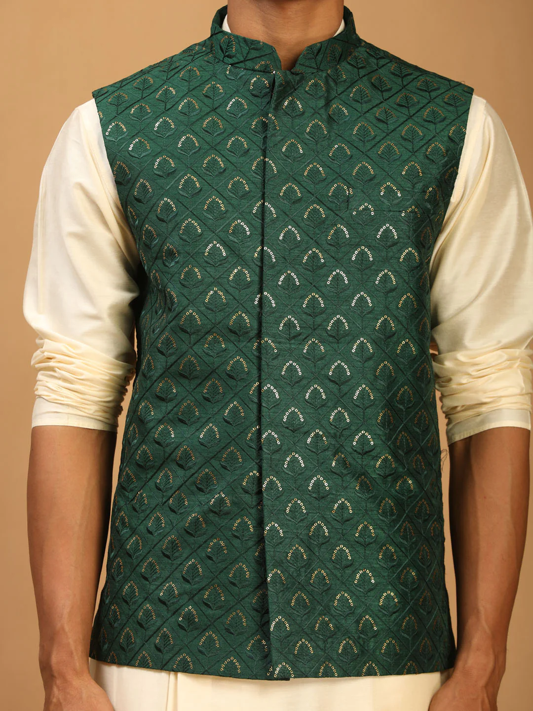 Men's Green Embellished Jacket And Cream Pleated Kurta Pant Set - Image 5