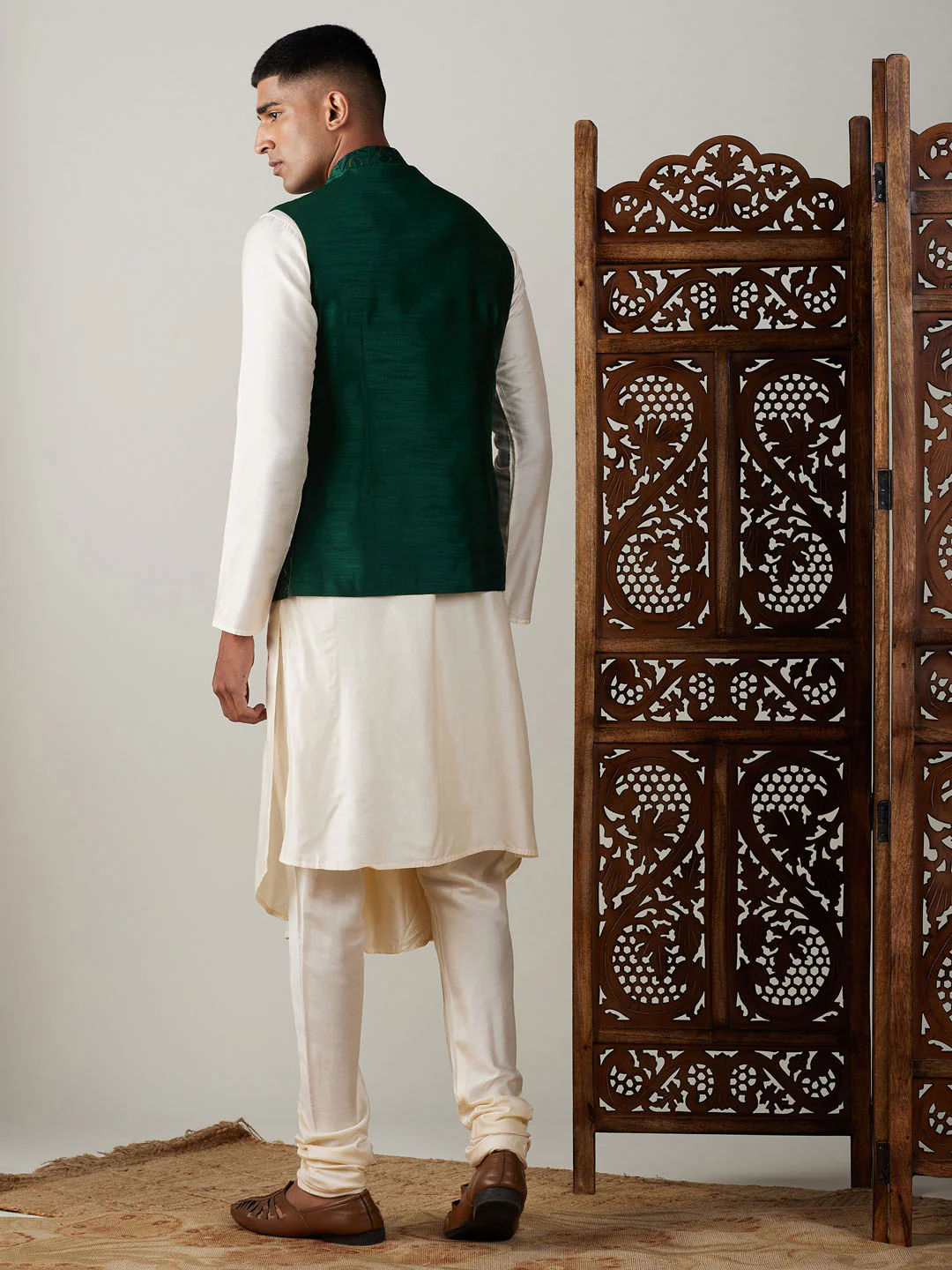 Men's Green Jacket Pleated Kurta With Pyjama Set - Image 3