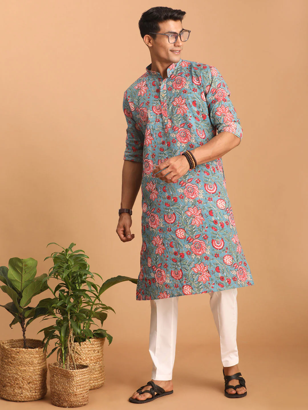 Men's Blue And Red Floral Printed Cotton Kurta - Image 5
