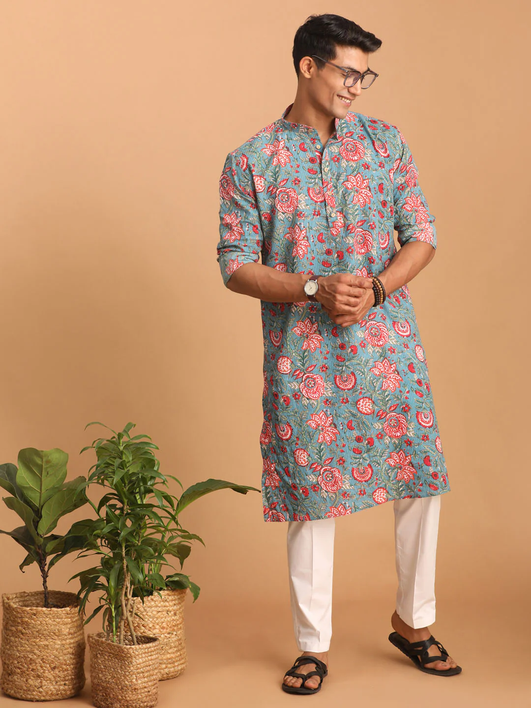 Men's Blue And Red Floral Printed Cotton Kurta With White Pant Set - Image 7