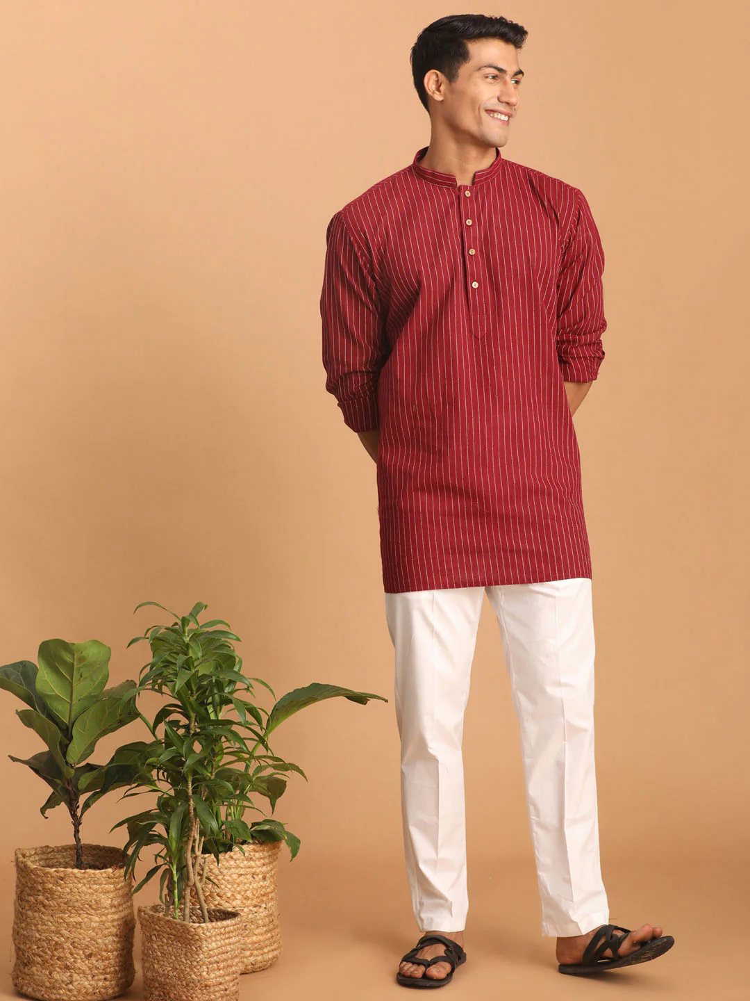 Men's Maroon Striped Cotton Short Kurta With White Pant Set - Image 7