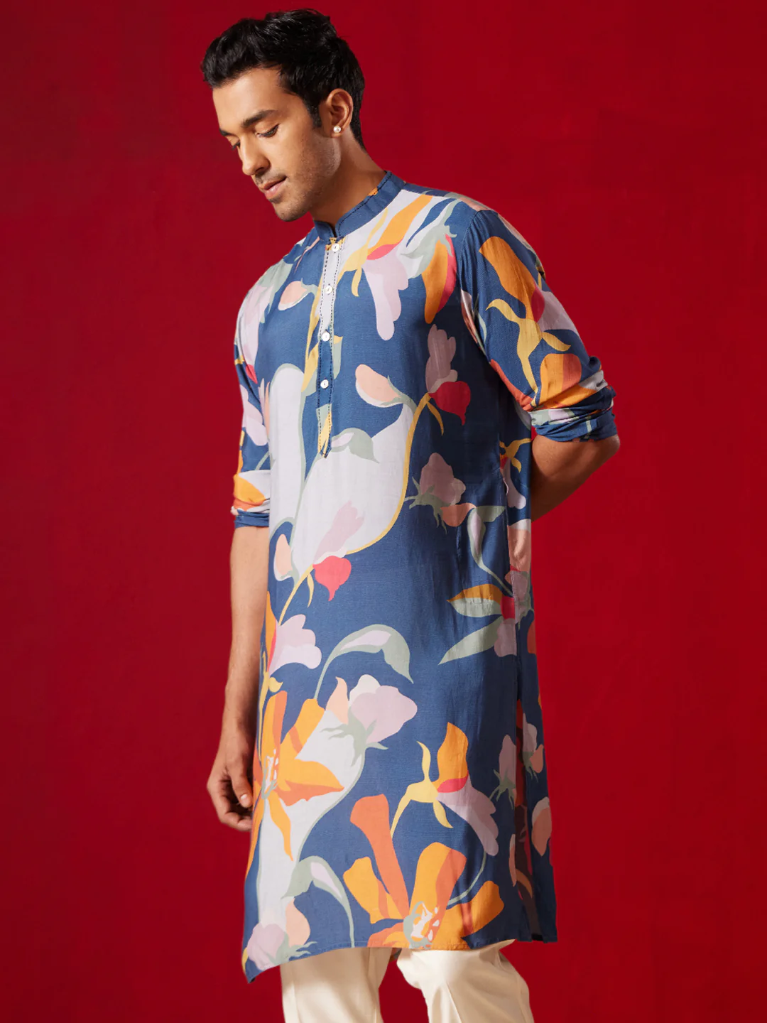 Men's Multicolor Base Blue Cotton Printed Kurta - Image 2