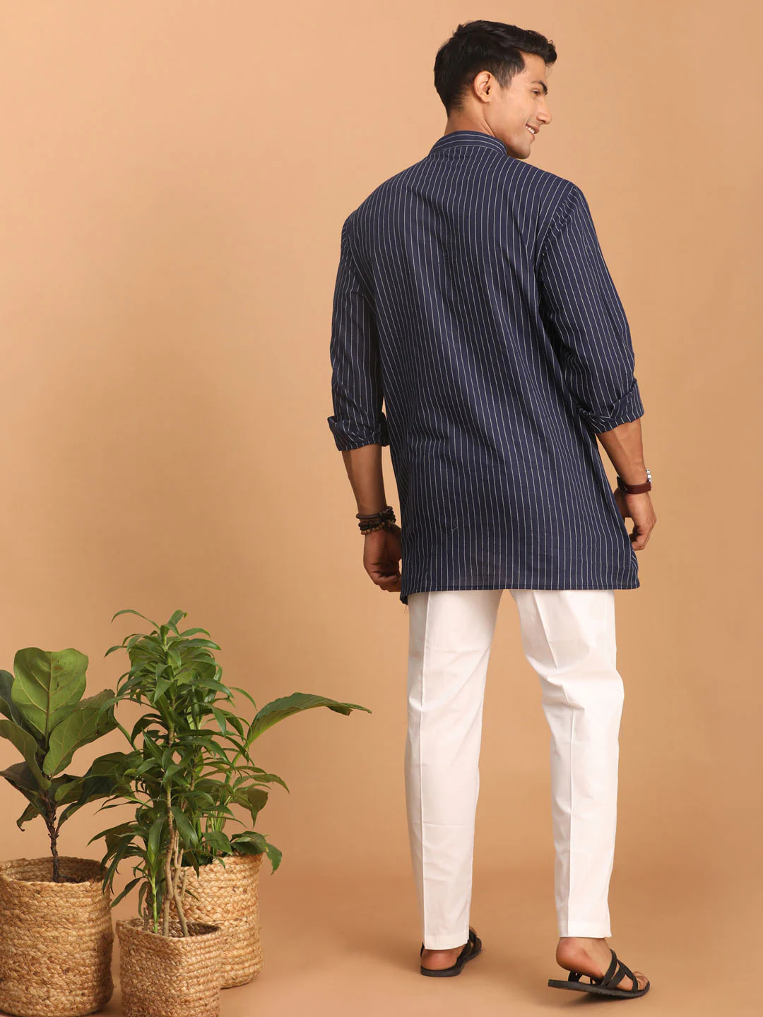 Men's Navy Blue Striped Cotton Short Kurta With White Pant Set - Image 3