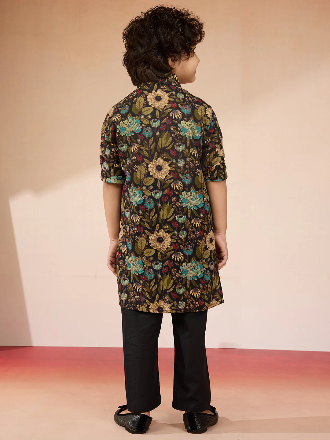 Boys Black Cotton Floral Print Kurta Pyjama Set - Image 5