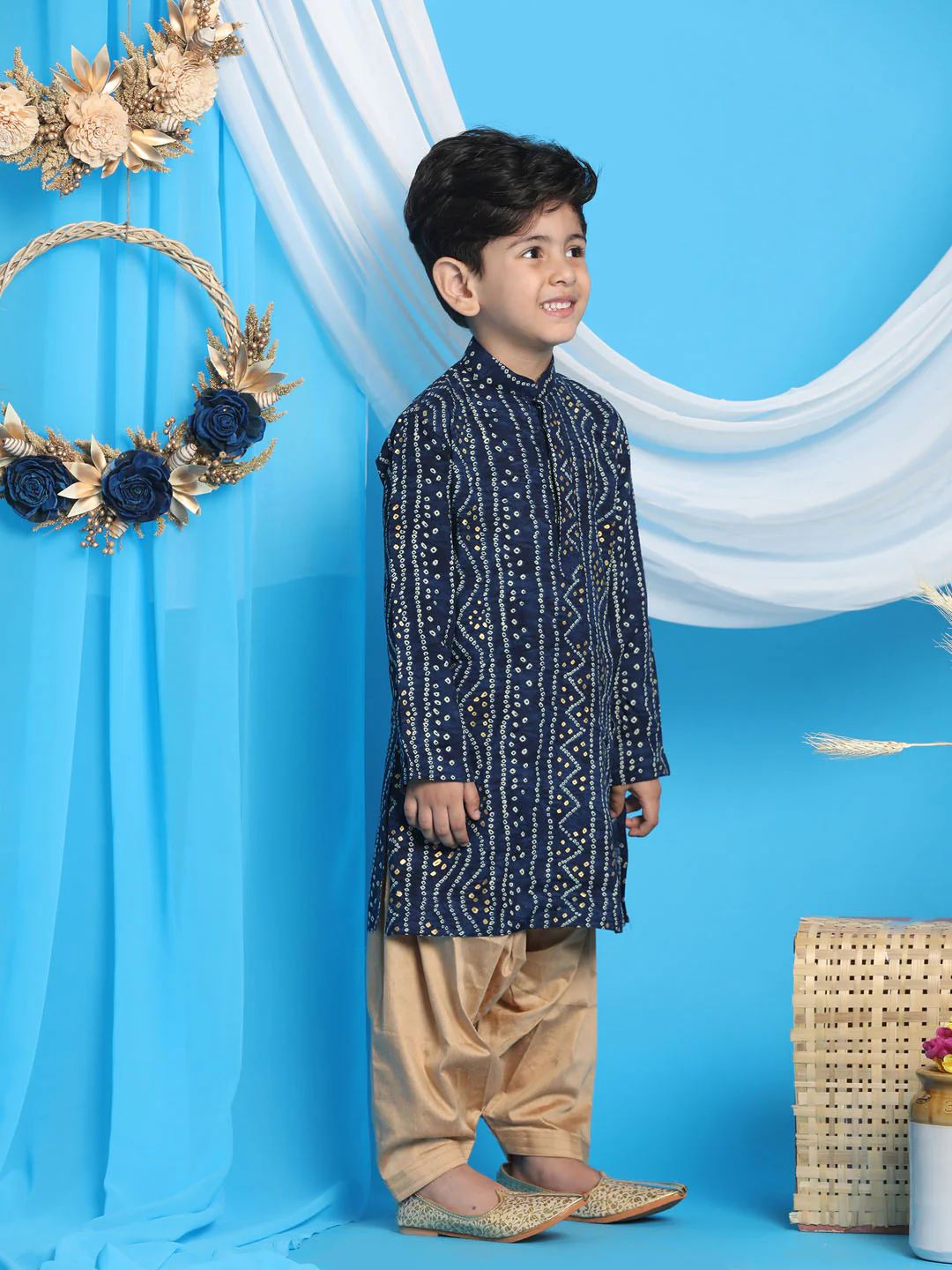 Boy's' Blue Bandhni Print Kurta And Rose Gold Patiyala Set - Image 2