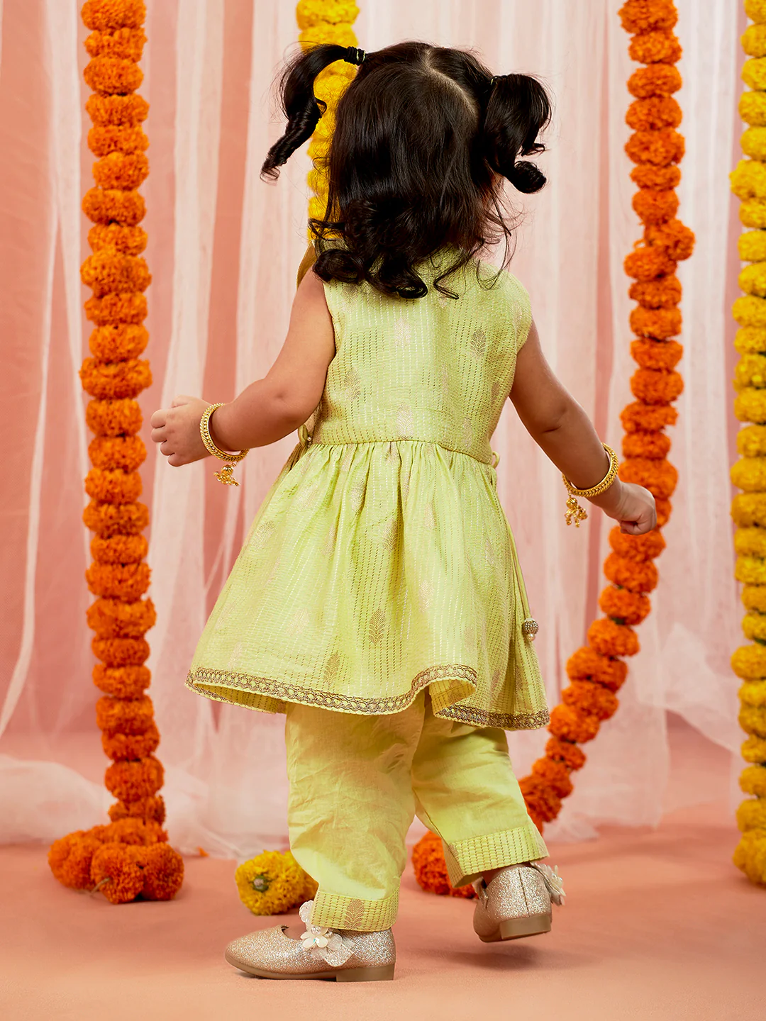Girl's' Mint Green Kurta Pant Set - Image 5