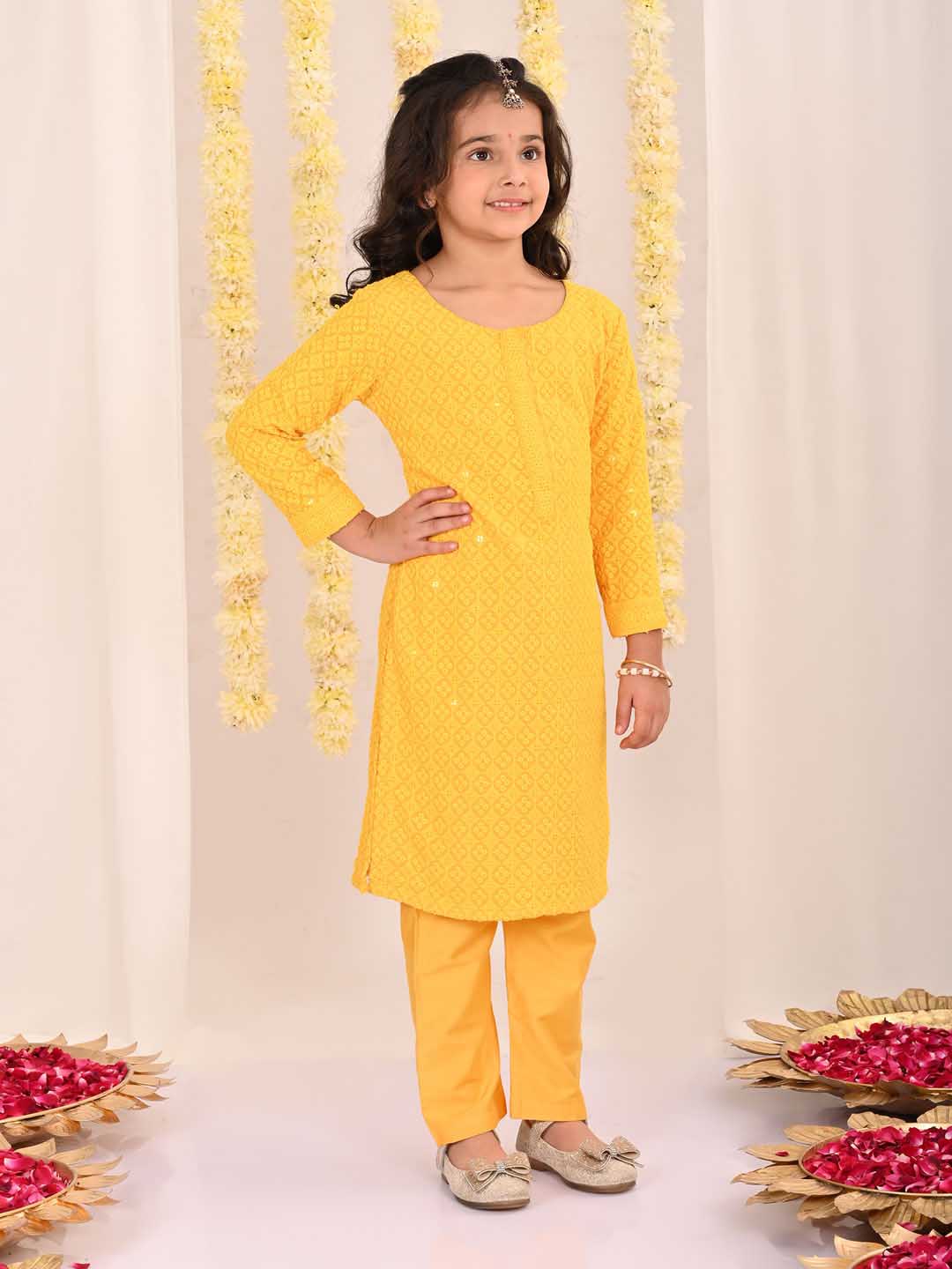 Girl's' Yellow Embellished Kurta Pyjama Set - Image 7