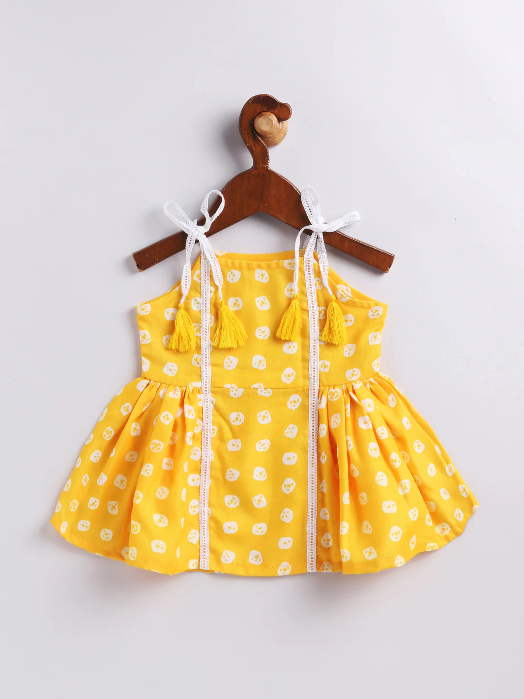 Girl's' Yellow Kurta And Dhoti Pant Set - Image 4