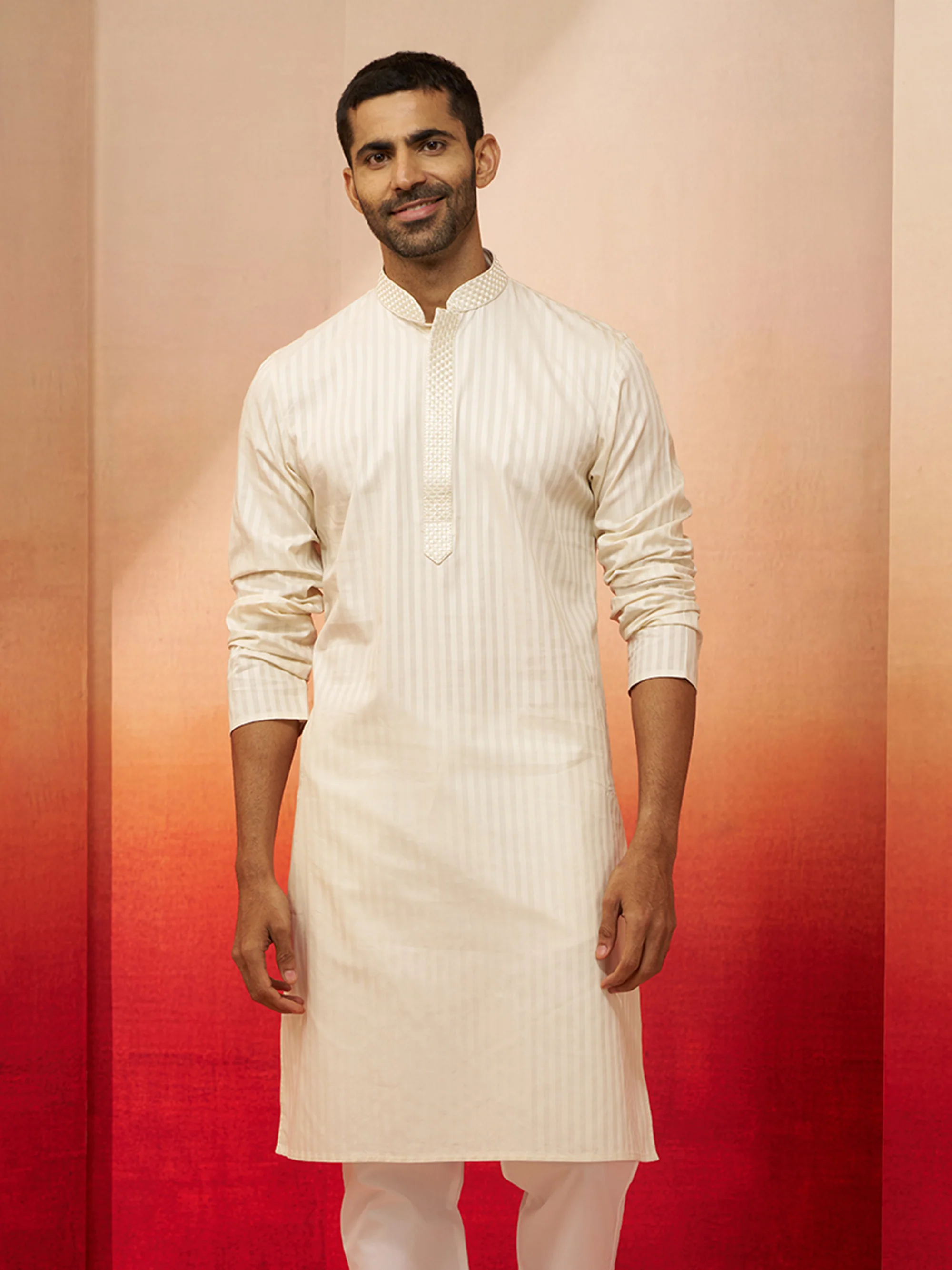 Vastramay Men Cream Cotton Monalisa Embroidered Kurta - Image 3