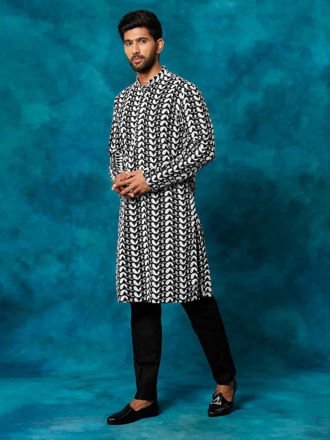 Men's Black Pure Cotton Chikankari Kurta Pyjama Set - Image 6