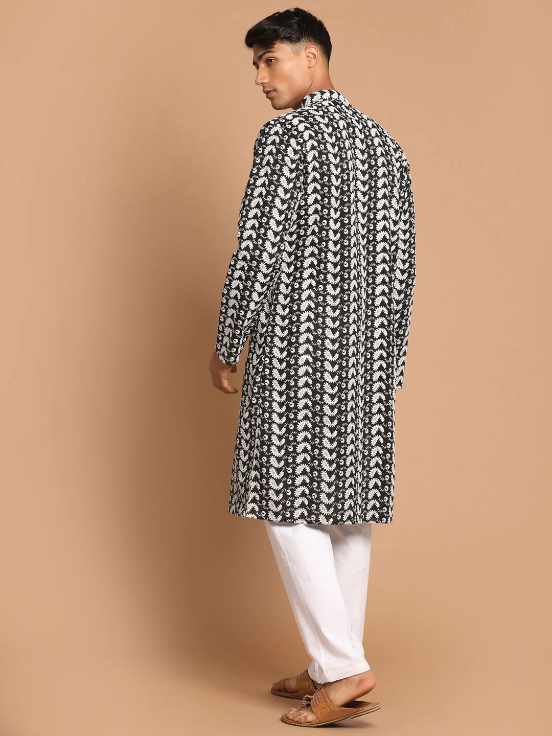 Men's Black Pure Cotton Chikankari Kurta With Pant Set - Image 3