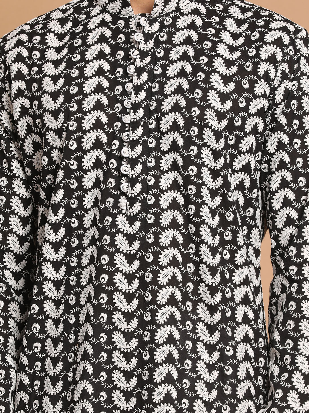 Men's Black Pure Cotton Chikankari Kurta With Pant Set - Image 4
