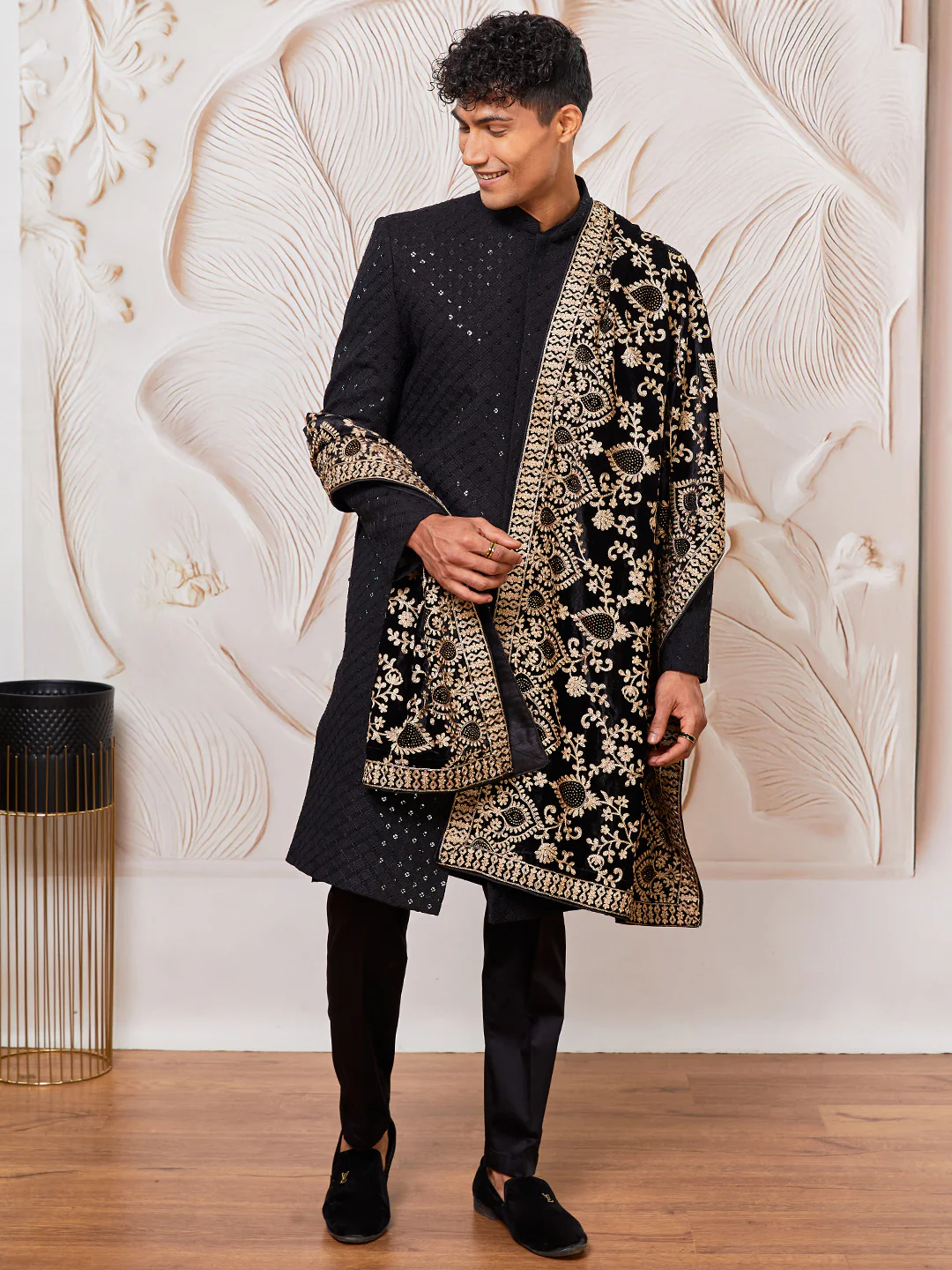 Men's Black Rayon Sherwani Kurta Pyjama And Dupata Set - Image 2