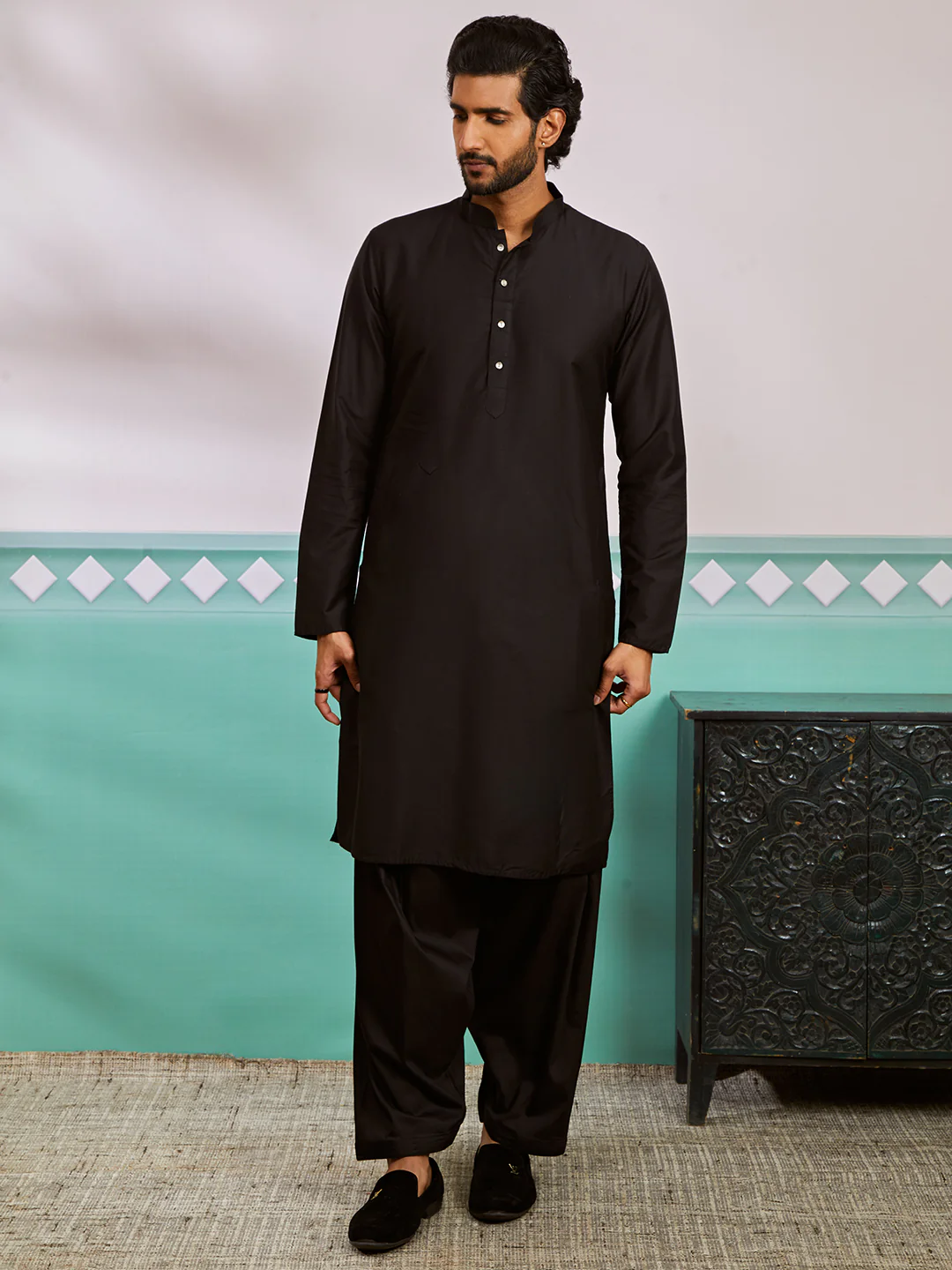 Men's Black Silk Blend Sherwani,Kurta And Patiala Set - Image 4