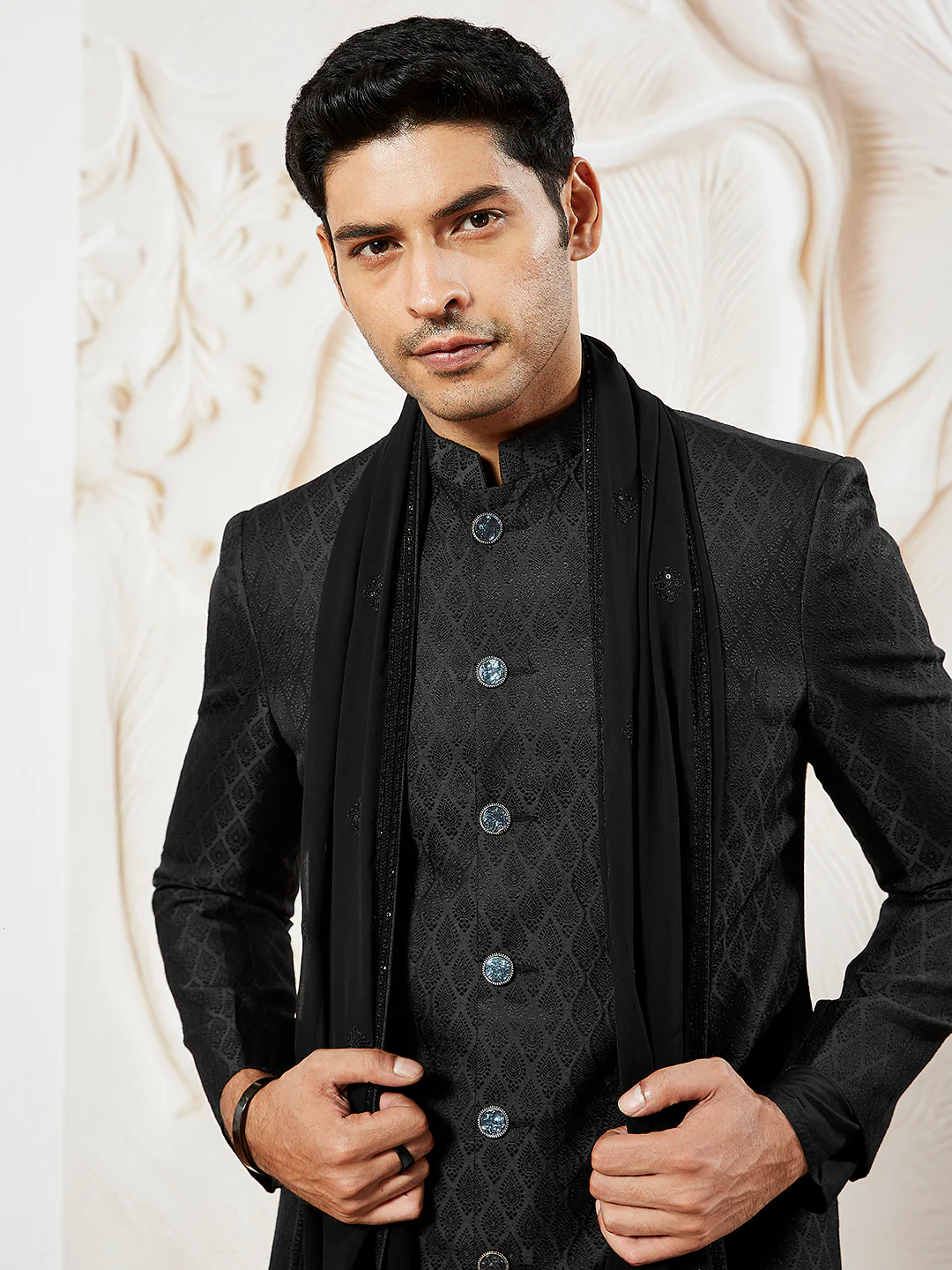 Men's Black Silk Blend Sherwani,Kurta ,Pyjama And Dupatta Set - Image 3