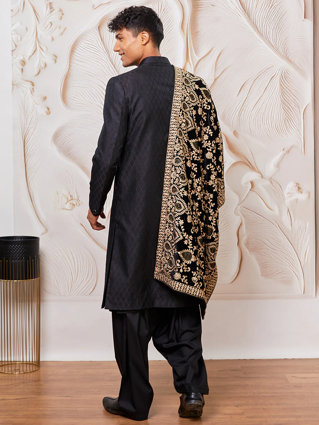 Men's Black Silk Blend Sherwani Pant And Dupatta Set - Image 2