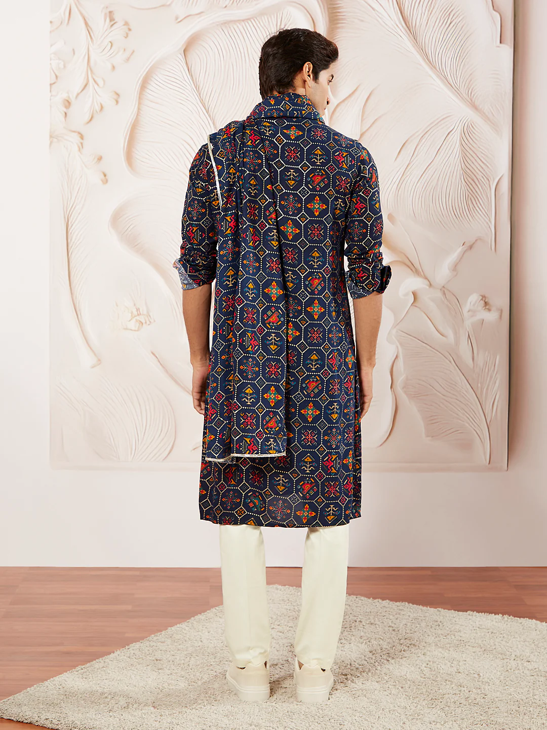 Men's Blue And Cream Rayon Kurta Pyjama And Dupatta Set - Image 5