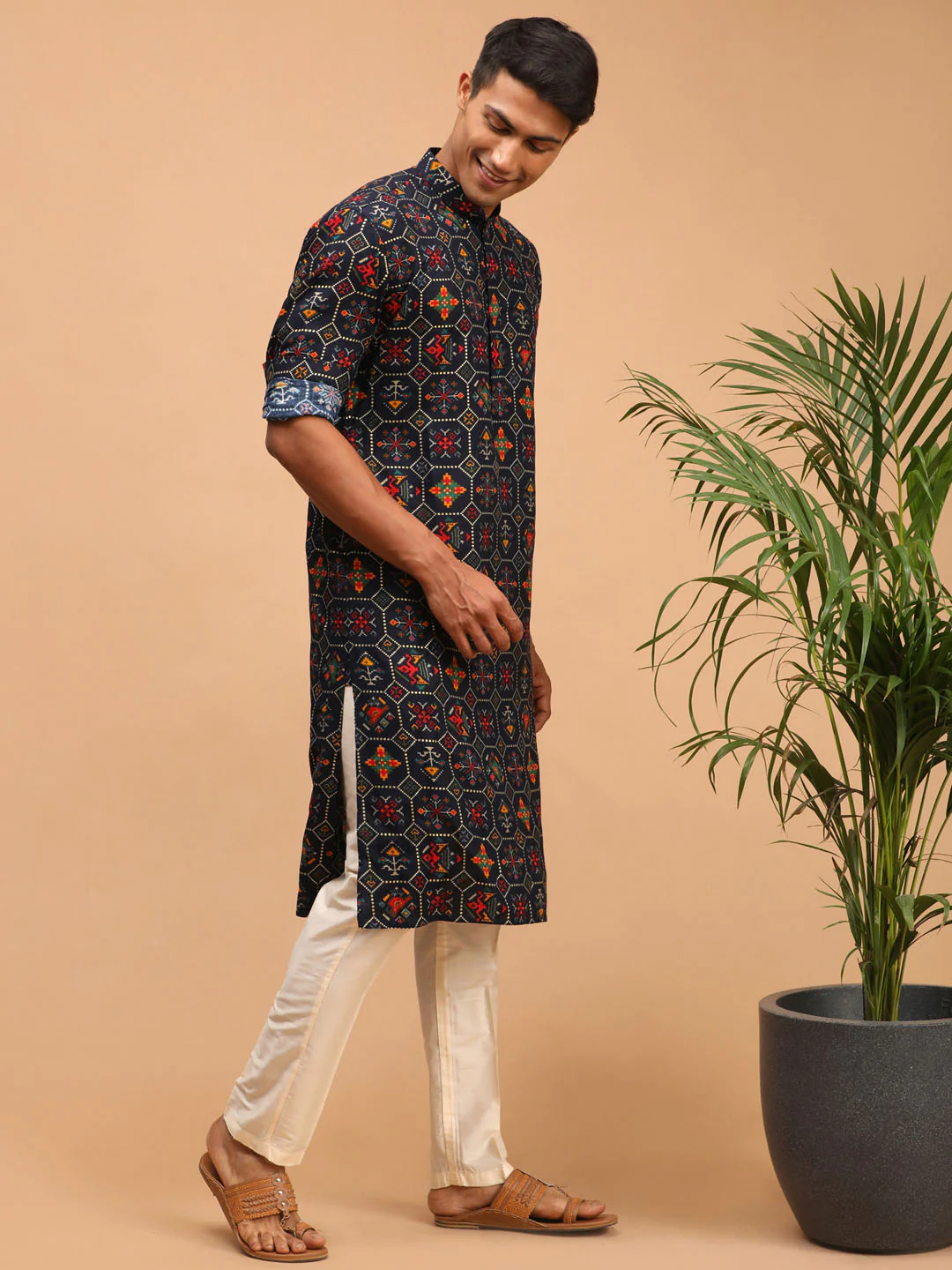 Men's Blue Printed Rayon Kurta With Pant Set - Image 2