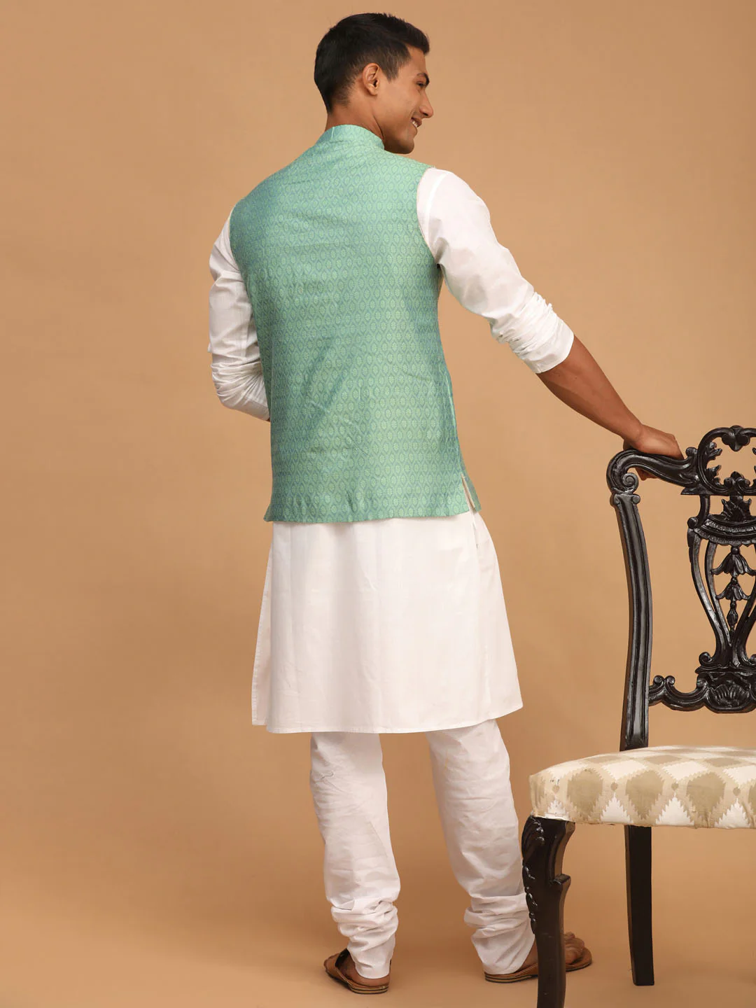 Men's Green Jacquard Nehru Jacket With Kurta Pyjama Set - Image 3