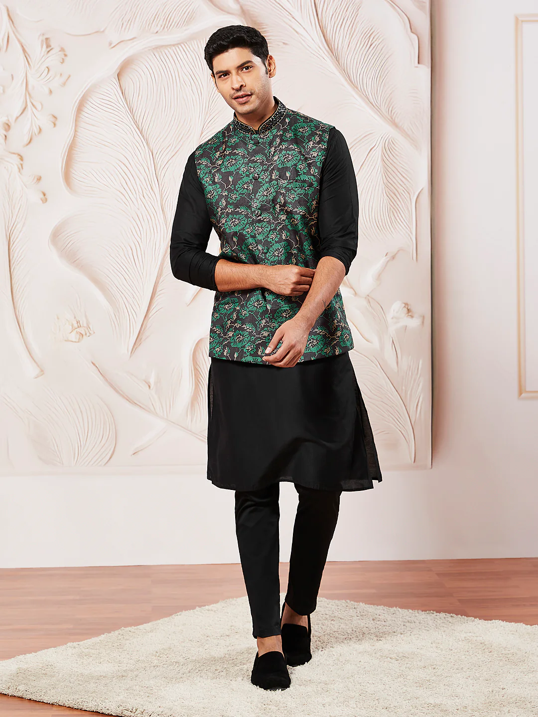 Men's Green Silk Blend Jacket,Kurta And Pyjama Set. - Image 2