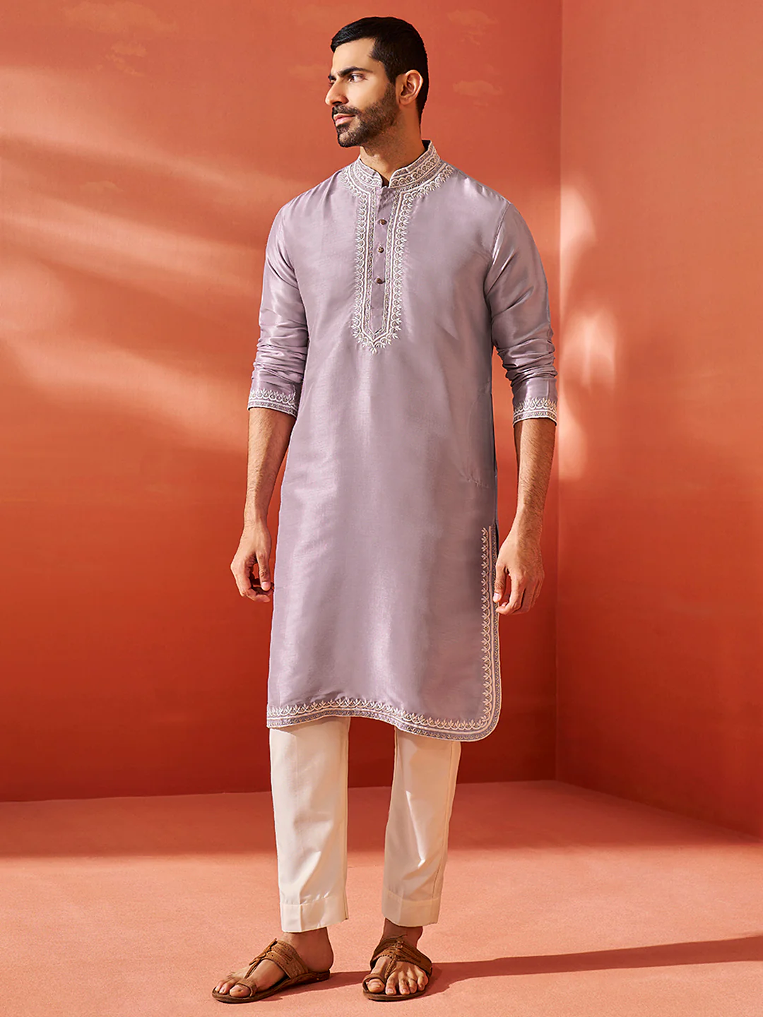 Men's Purple Silk Blend Kurta And Pyjama Set. - Image 2