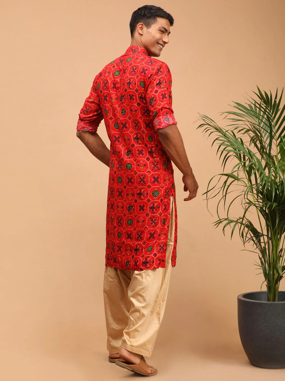 Men's Red Printed Rayon Kurta With Patiala Set - Image 3