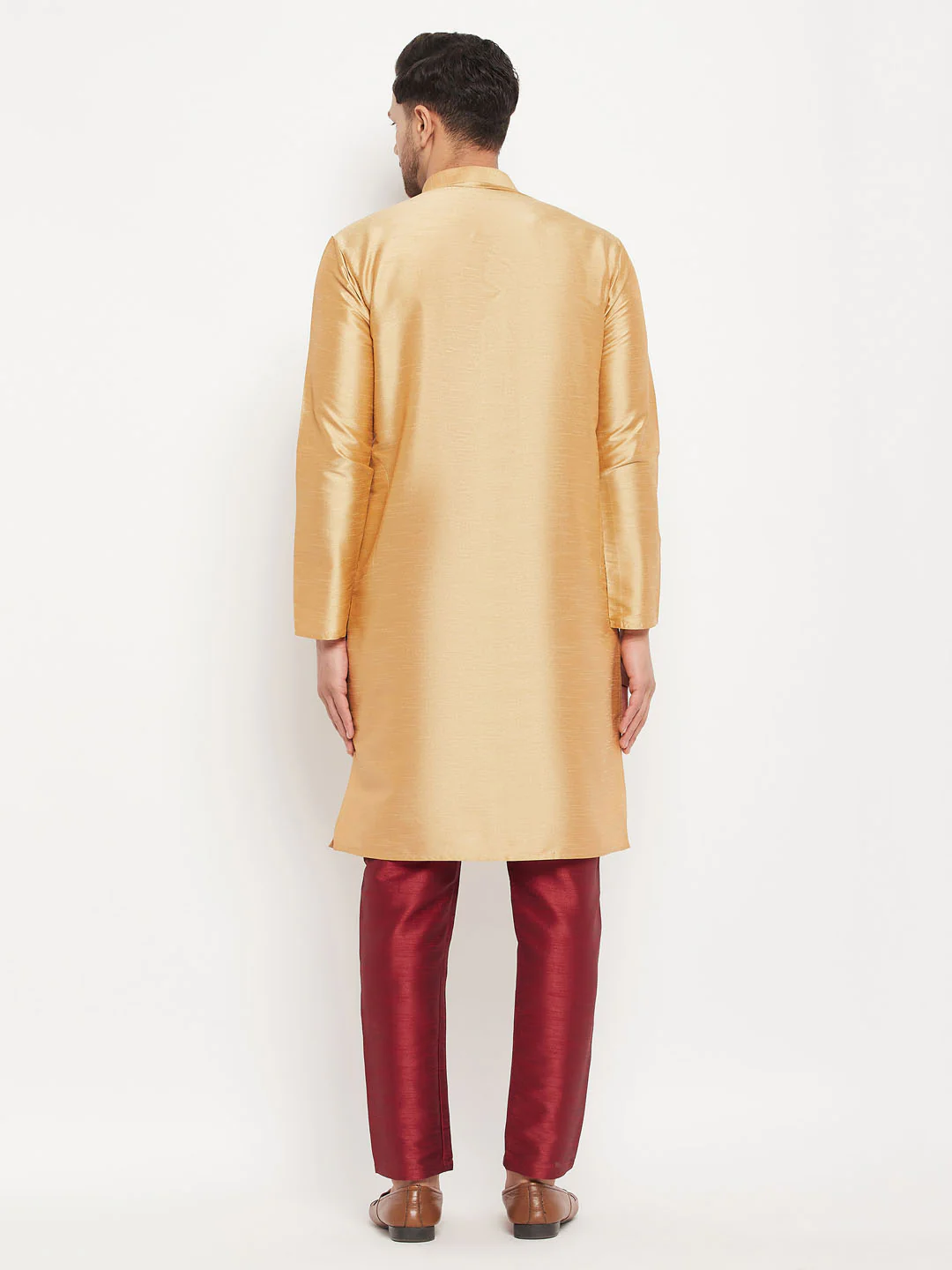 Men's Rose Gold Silk Blend Kurta And Maroon Pant Style Pyjama Set - Image 3