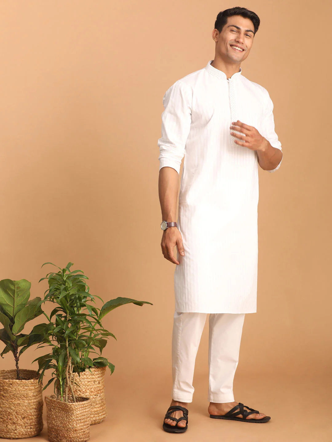 Men's White Cotton Blend Solid Kurta With White Pant Set - Image 7