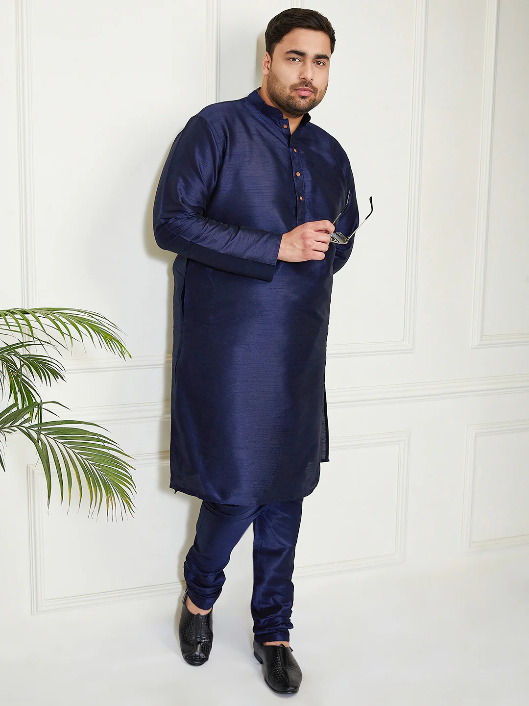 Plus Men's Navy Blue Silk Blend Kurta Pyjama Set - Image 5