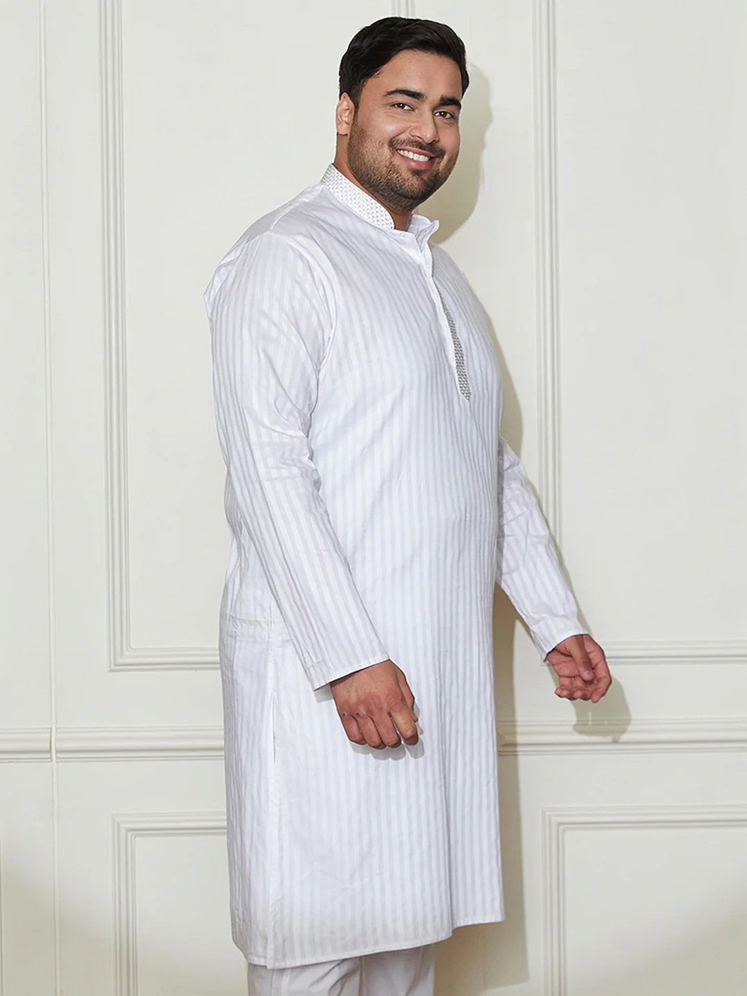 Plus Men's White Cotton Blend Kurta - Image 3