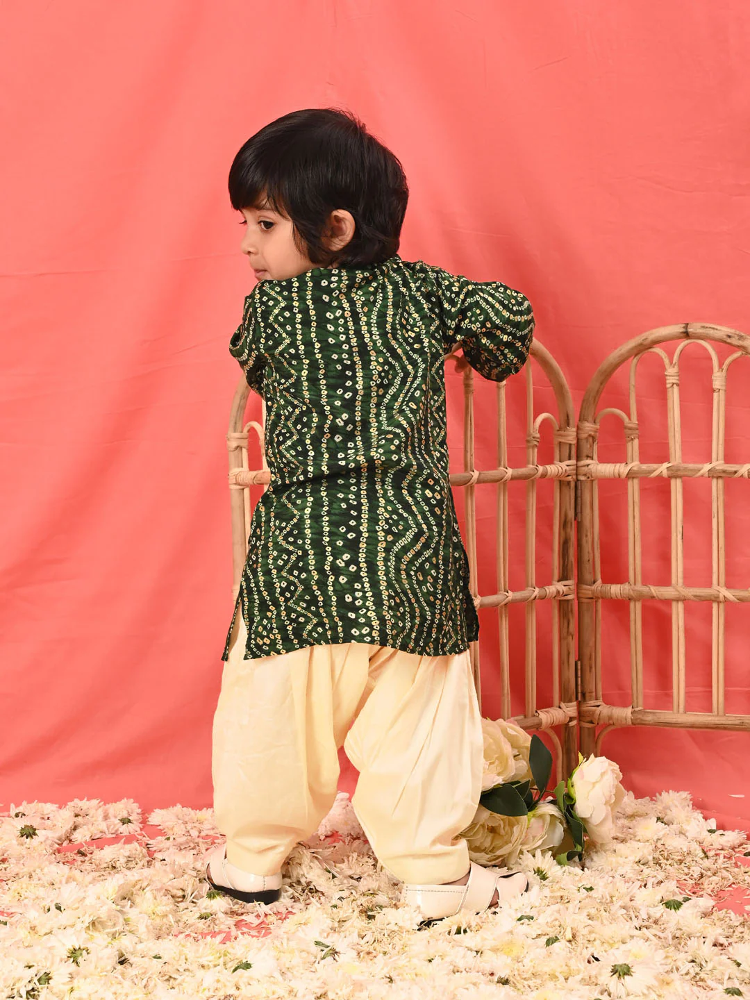 Sishu Boy's' Green Bandhni Kurta And Patiala Set - Image 3