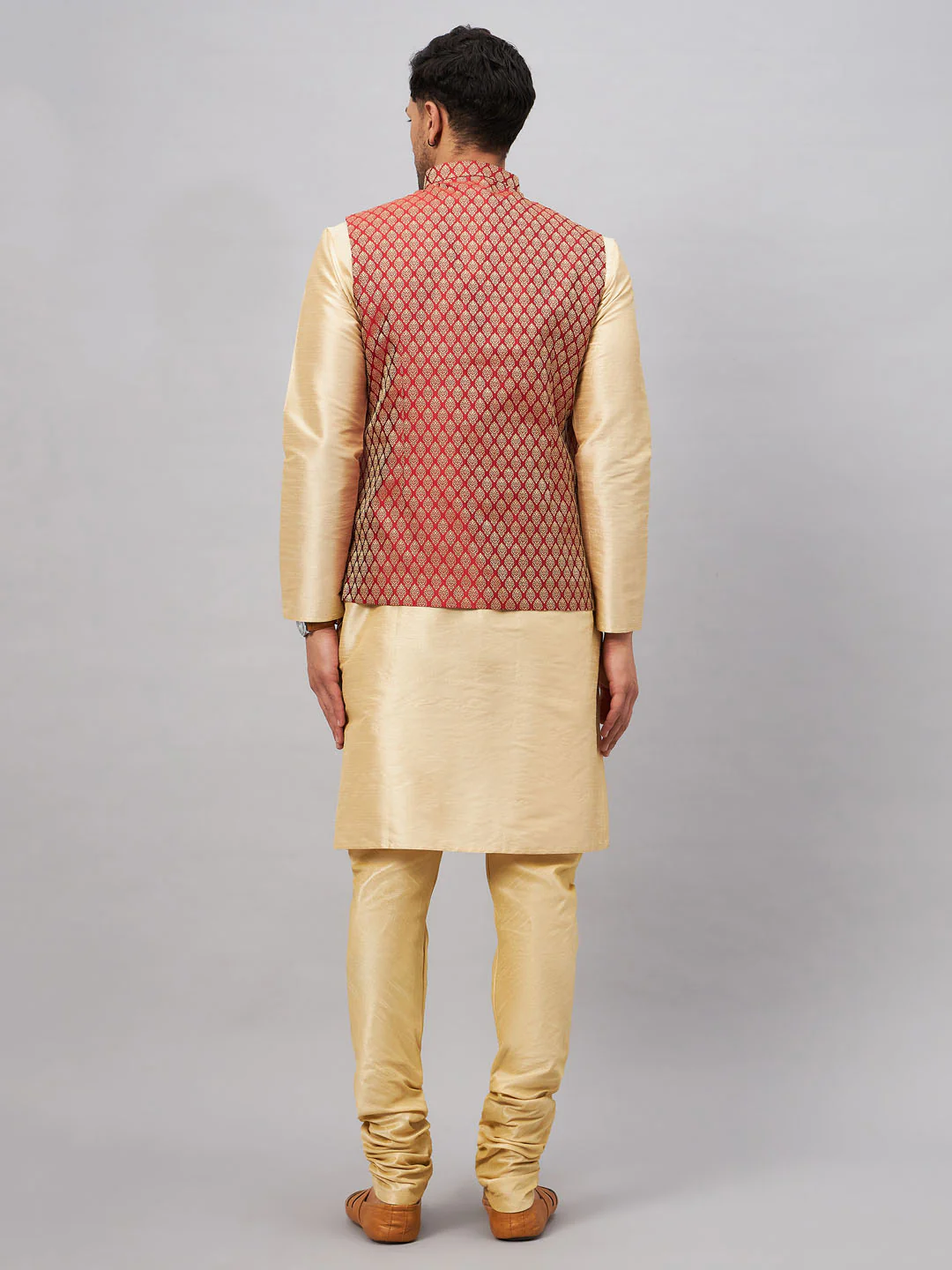 Men's Maroon Silk Blend Jacket With Kurta Pyjama Set - Image 3