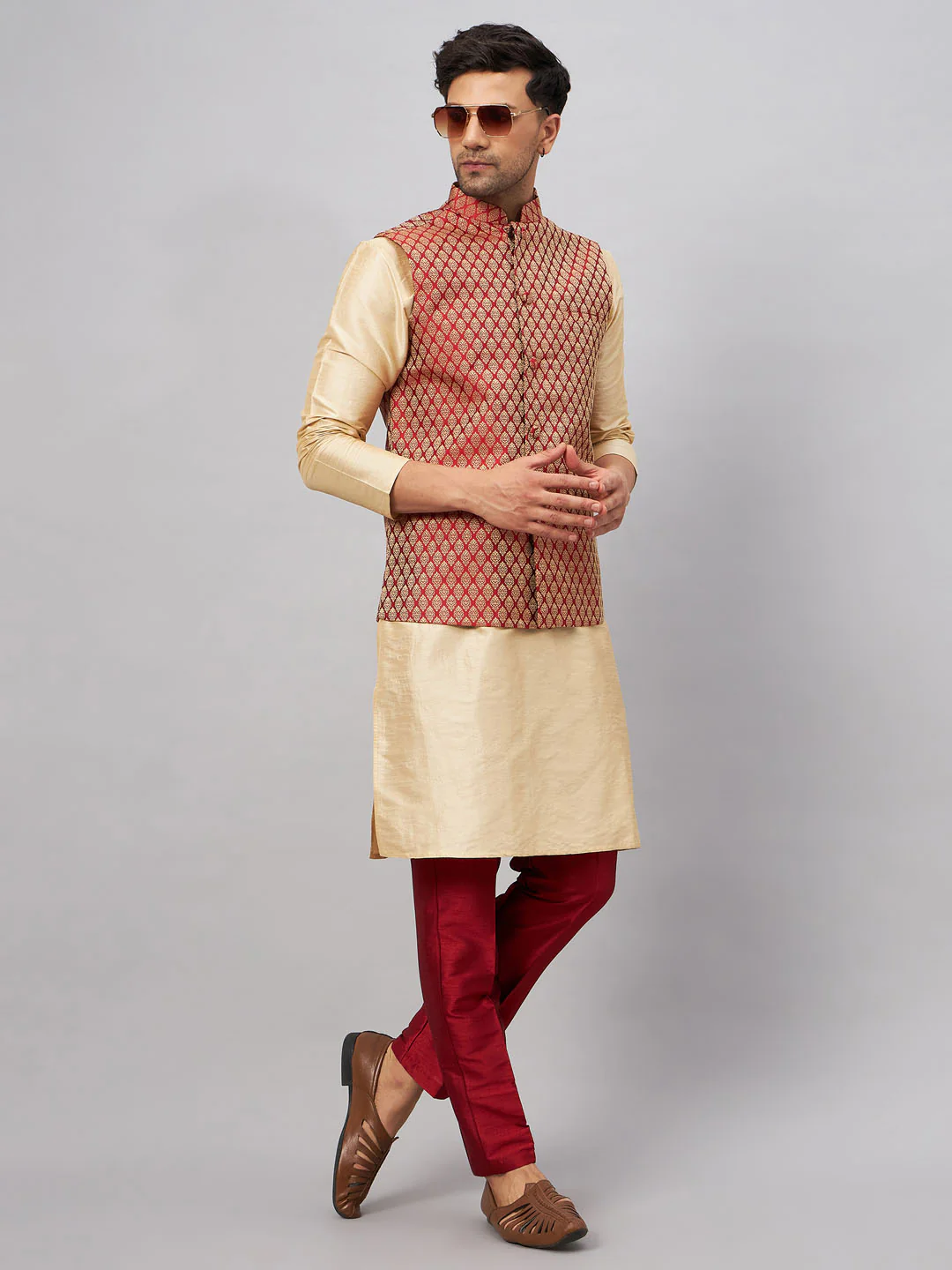 Men's Maroon Silk Blend Ethnic Jacket With Gold Kurta And Maroon Pant Style Pyjama Set - Image 6