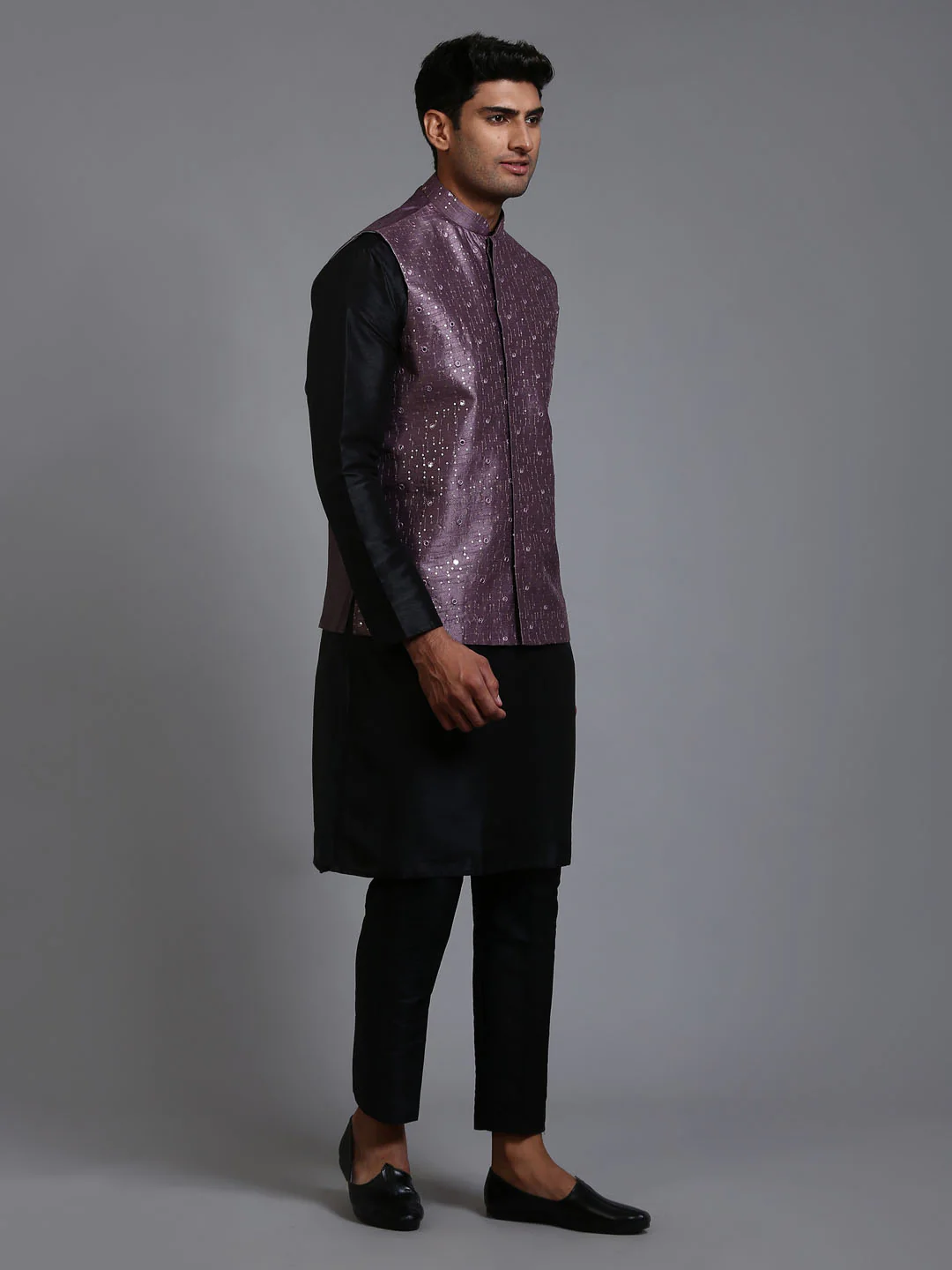 Men's Purple Embellished Jacket With Black Kurta Pant Set - Image 2