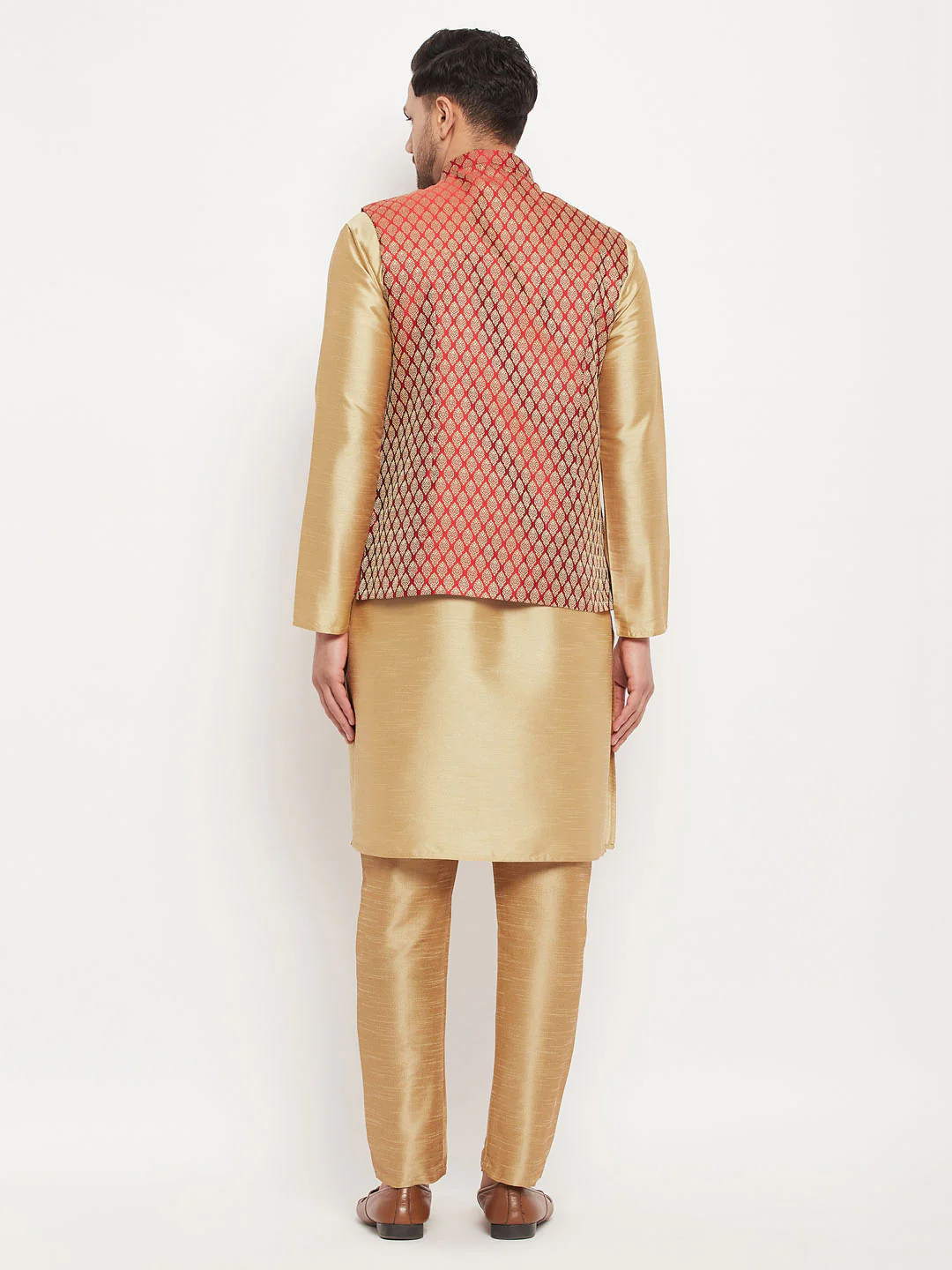 Men's Rose Gold Silk Blend Kurta And Pant Style Pyjama With Maroon Woven Nehru Jacket - Image 3